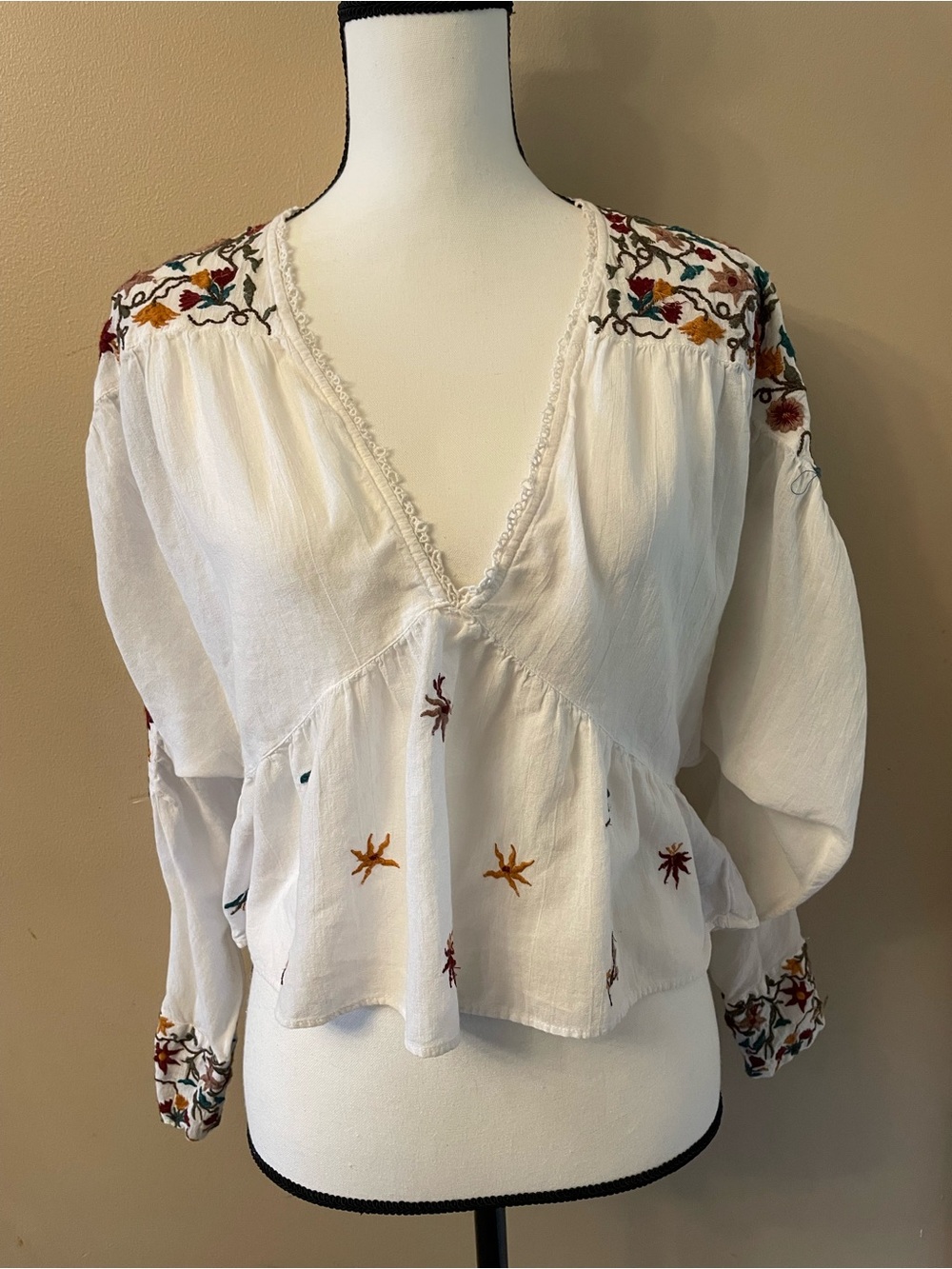 Free People Bohemian White Embroidered Peasant Top